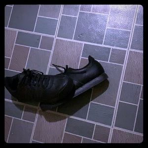 Adidas Samoa black size 10 women’s clean